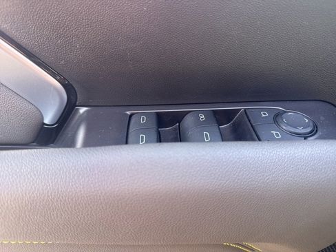 Used 2024 Chevrolet Colorado ZR2 w/ ZR2 Convenience Package III image 17