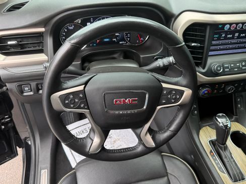 Used 2017 GMC Acadia Denali w/ Technology Package AWD/4WD image 20