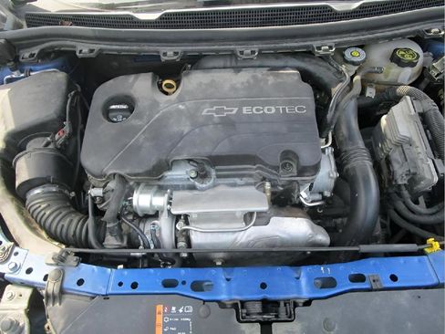 Used 2017 Chevrolet Cruze LT FWD image 4