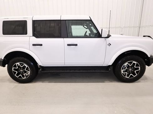 New 2026 Ford Bronco Outer Banks AWD/4WD image 2
