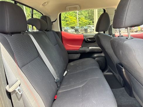 Used 2017 Toyota Tacoma SR5 w/ Tow Package RWD image 28