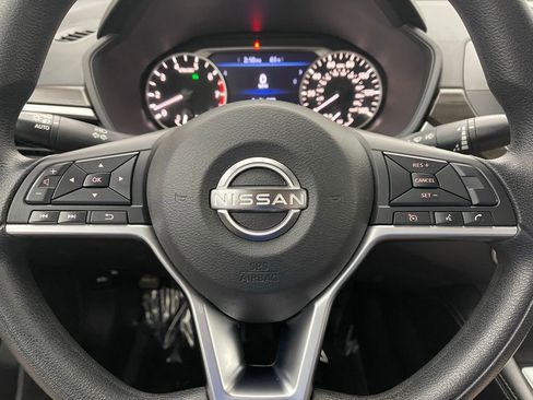 Used 2023 Nissan Altima 2.5 SV FWD image 18