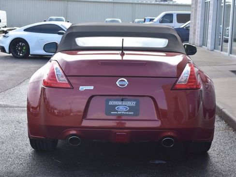 Used 2016 Nissan 370Z Roadster RWD image 9