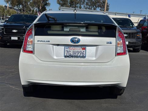 Used 2014 Toyota Prius Four FWD image 12