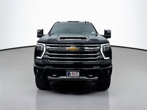 Used 2024 Chevrolet Silverado 2500 High Country w/ High Country Premium Package AWD/4WD image 2