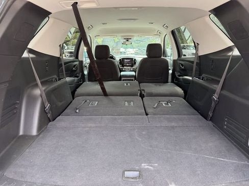 Used 2021 Chevrolet Traverse LS FWD image 20