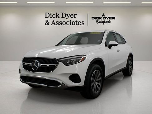 Used 2024 Mercedes-Benz GLC 300 4MATIC image 9