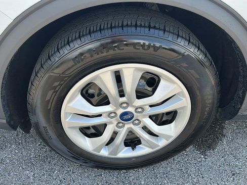 Certified 2023 Ford Escape FWD image 9