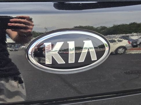 Used 2020 Kia Soul LX FWD image 16