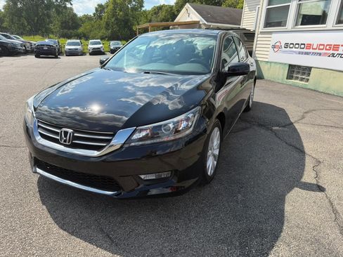 Used 2015 Honda Accord EX image 1