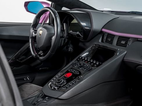 Used 2018 Lamborghini Aventador S image 31