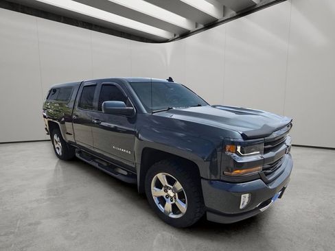 Used 2017 Chevrolet Silverado 1500 LT w/ All Star Edition AWD/4WD image 7