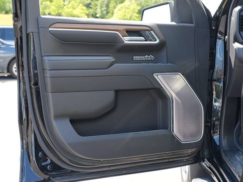 Certified 2022 Chevrolet Silverado 1500 High Country w/ High Country Premium Package AWD/4WD image 15