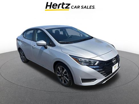 Used 2025 Nissan Versa SV image 1