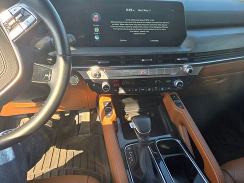 Used 2025 Kia Telluride AWD image 2