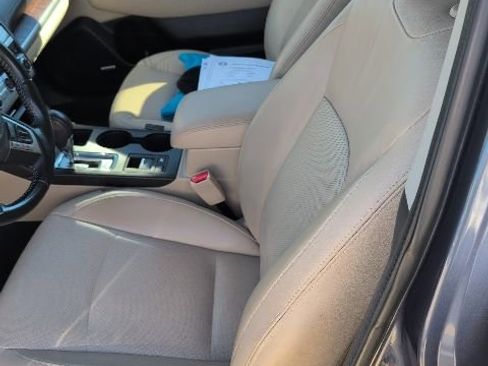 Used 2016 Subaru Outback 2.5i Limited image 2