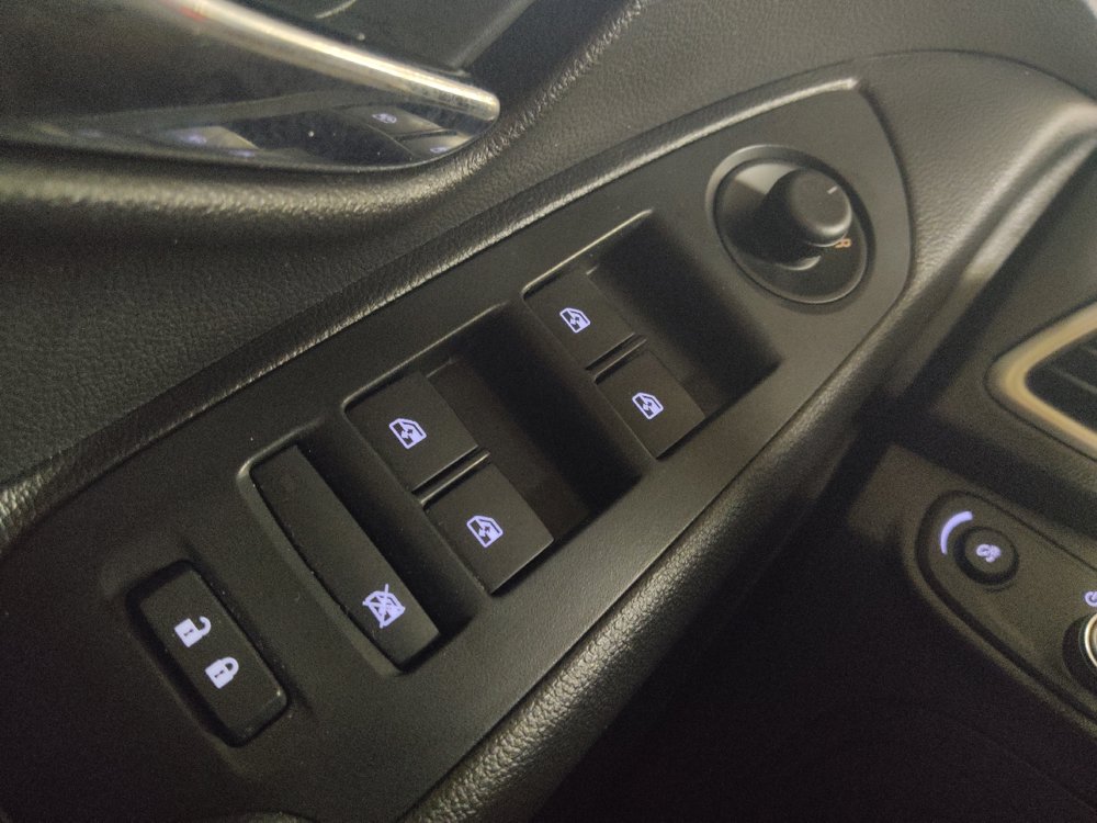 Used 2020 Chevrolet Trax LS FWD image 27