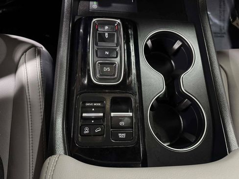 Used 2025 Honda Pilot EX-L image 41