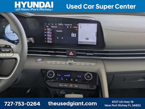 Used 2024 Hyundai Elantra SEL image 18