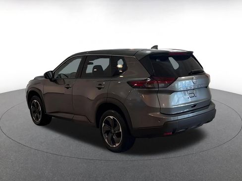 Used 2025 Nissan Rogue SV image 11