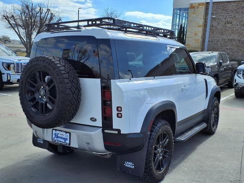 Used 2023 Land Rover Defender 90 SE image 3