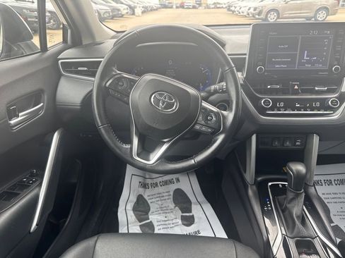 Used 2022 Toyota Corolla Cross XLE AWD/4WD image 14