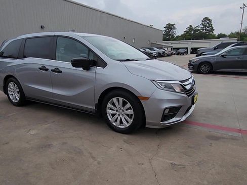 Used 2018 Honda Odyssey LX image 3