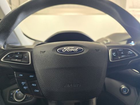 Used 2019 Ford Escape SE image 25