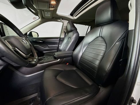 Certified 2022 Toyota Highlander XLE image 11
