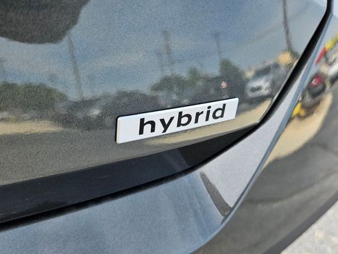 New 2025 Hyundai Elantra SEL FWD image 11