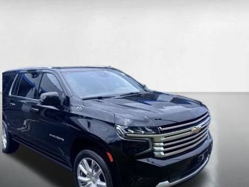 Used 2024 Chevrolet Suburban High Country w/ Max Trailering Package AWD/4WD image 3