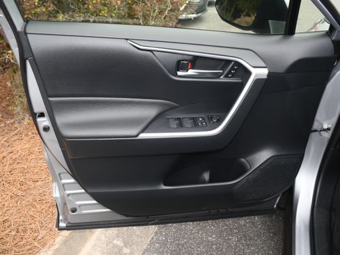 Certified 2023 Toyota RAV4 XLE Premium AWD/4WD image 10