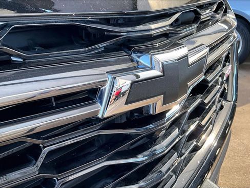 Used 2024 Chevrolet Traverse RS image 28