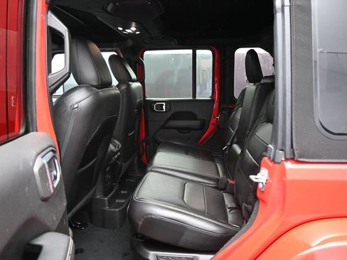 Used 2022 Jeep Wrangler Unlimited Sahara w/ Cold Weather Group AWD/4WD image 25