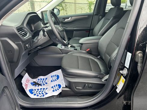 New 2025 Ford Escape SE image 11