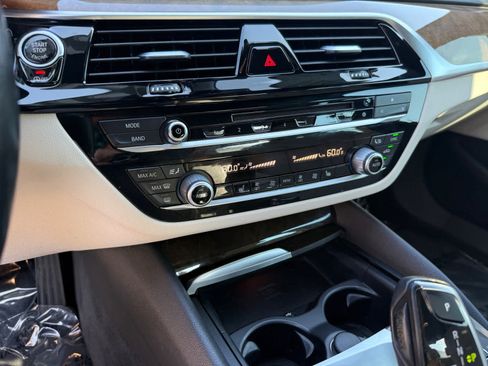 Used 2017 BMW 530i RWD image 21