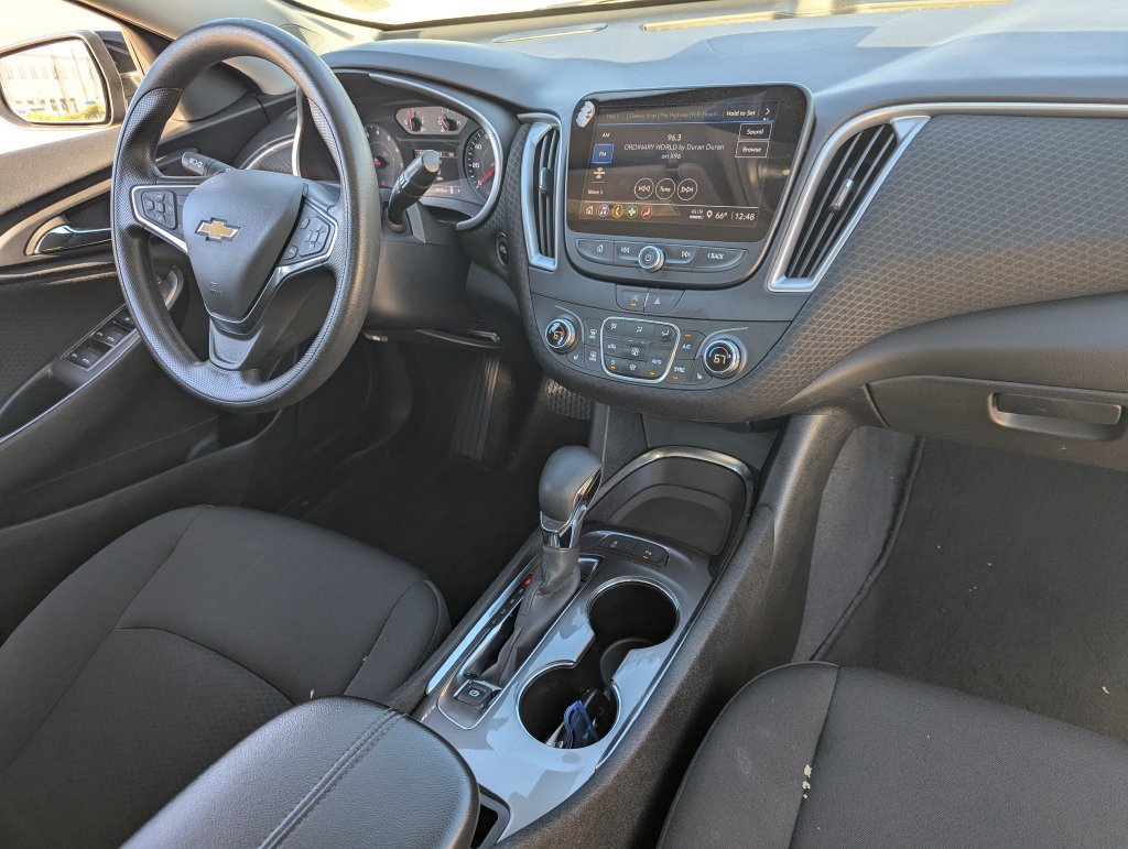 Used 2025 Chevrolet Malibu LT FWD image 32
