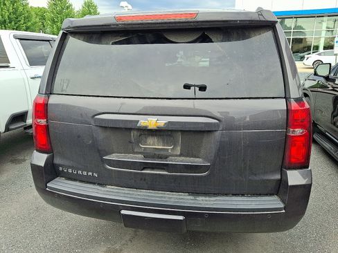 Used 2018 Chevrolet Suburban LT AWD/4WD image 5