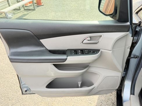Used 2012 Honda Odyssey EX image 16