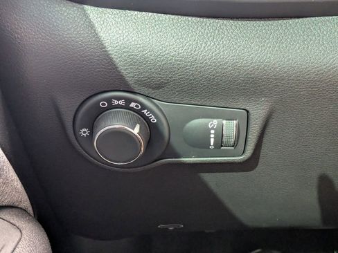 Used 2025 Jeep Compass Sport w/ Mopar Graphics Package image 24