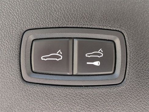 Used 2019 Porsche Cayenne image 14