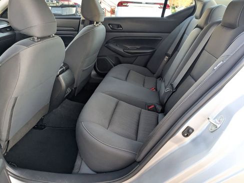 Used 2024 Nissan Altima 2.5 SV image 23