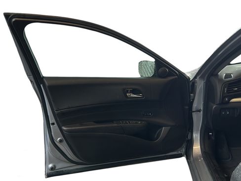 Used 2017 Acura ILX FWD image 9