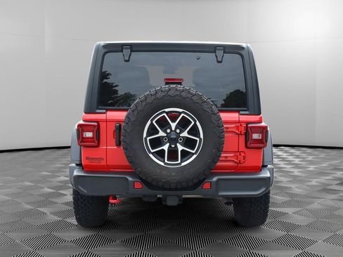 Used 2024 Jeep Wrangler Unlimited Rubicon w/ Convenience Group AWD/4WD image 6