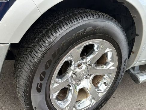 Used 2016 RAM 1500 Laramie AWD/4WD image 12