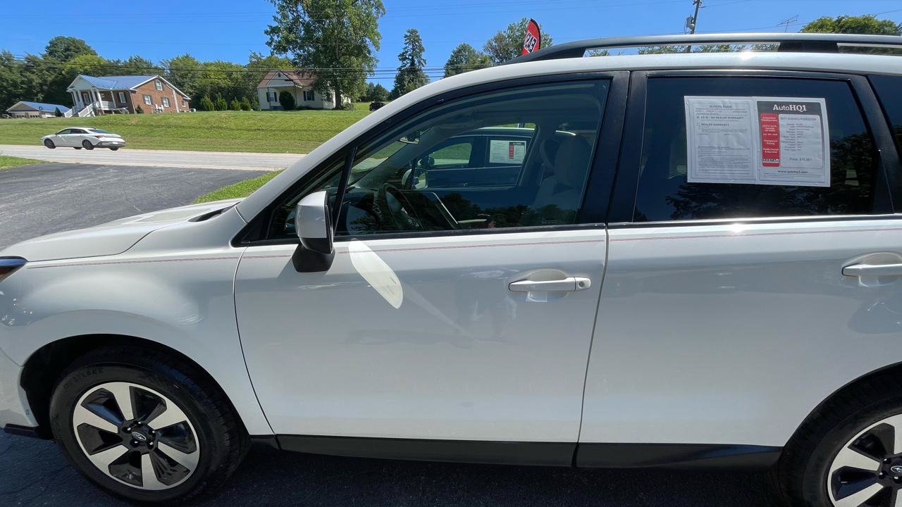 Used 2017 Subaru Forester 2.5i Premium AWD/4WD image 3