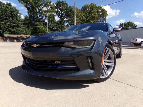 Used 2017 Chevrolet Camaro LT RWD image 6