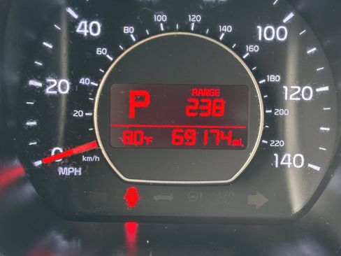 Used 2015 Kia Soul + FWD image 31