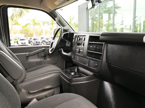 Used 2024 GMC Savana 2500 w/ Driver Convenience Package image 19