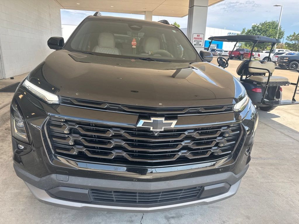 Used 2025 Chevrolet Equinox LT w/ Safety and Technology Package FWD image 2